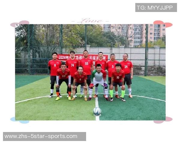 足球明星进球后激情唱歌展现个人魅力与团队精神的完美结合